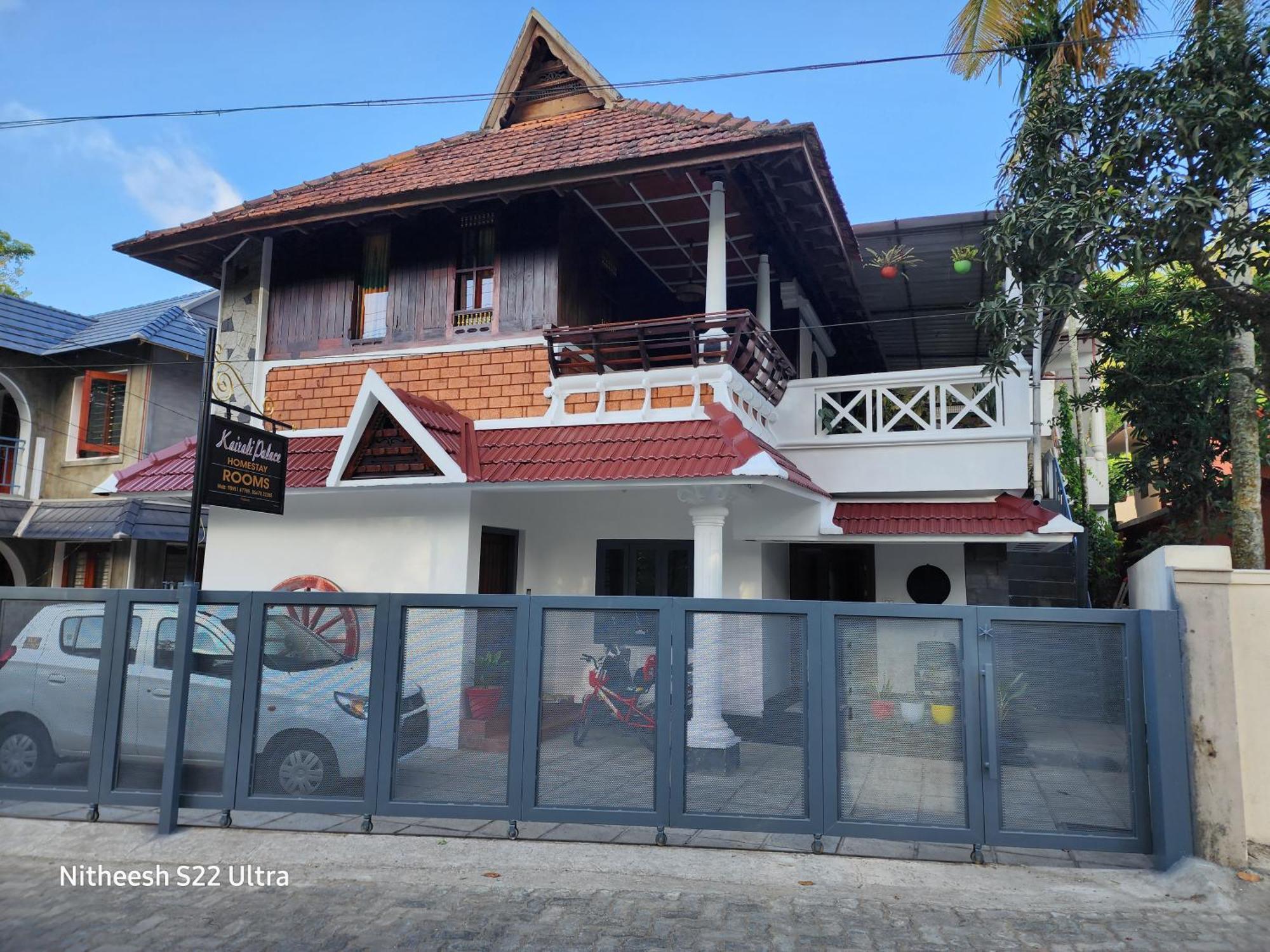 Kairali Palace Home Stay Thekkady Exteriör bild